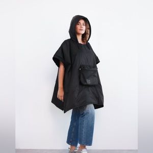 Beis - The Packable Poncho